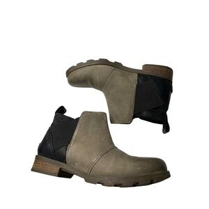 Sorel slip on tan and black boot size 7